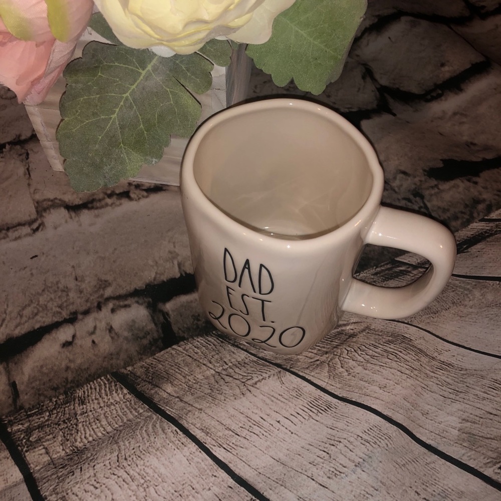 NWT Rae Dunn Dad Est 2020 Mug - Picture 2 of 3